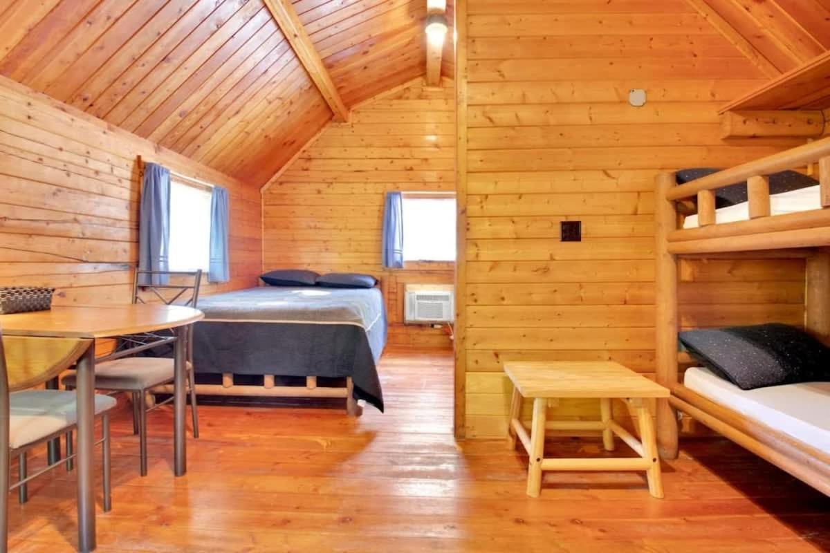 Secluded Rustic Cabin With Views Блумингтон Экстерьер фото
