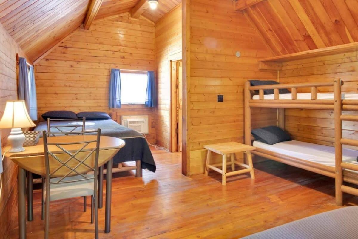 Secluded Rustic Cabin With Views Блумингтон Экстерьер фото